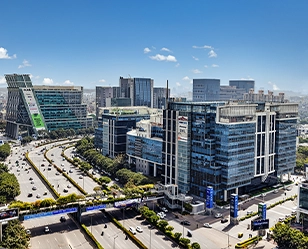 Minutes From Cybercity & Global City